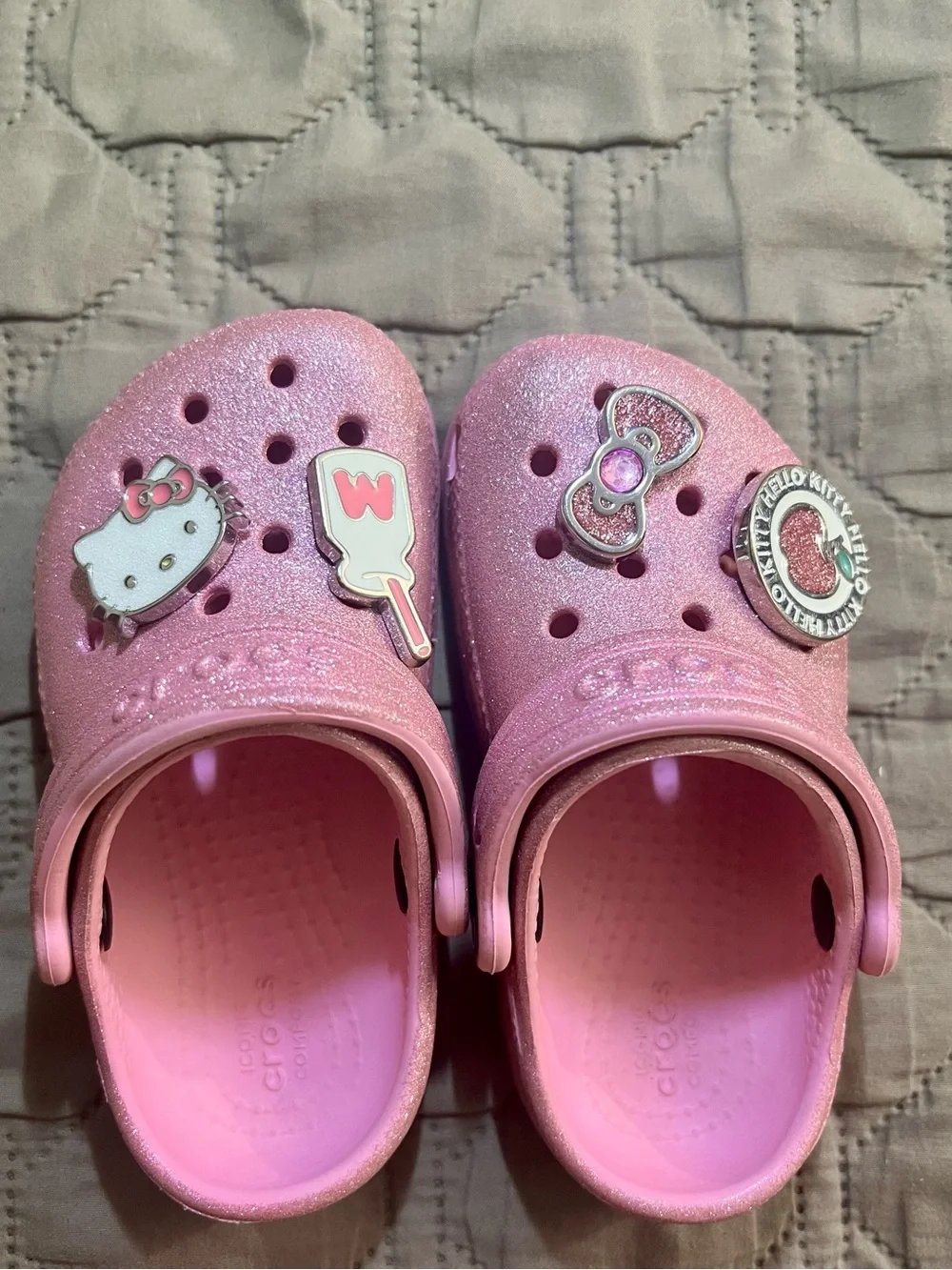 CROCS Kids Pink Glitter Clogs with Kitty Jibbitz 7c